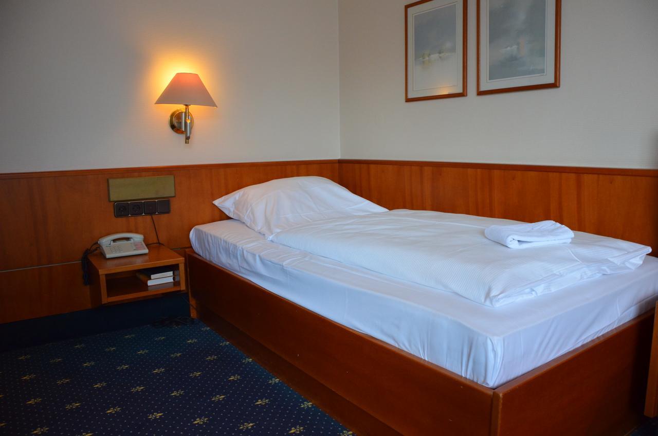 Karaman Group Hotel Bad Nenndorf Ngoại thất bức ảnh