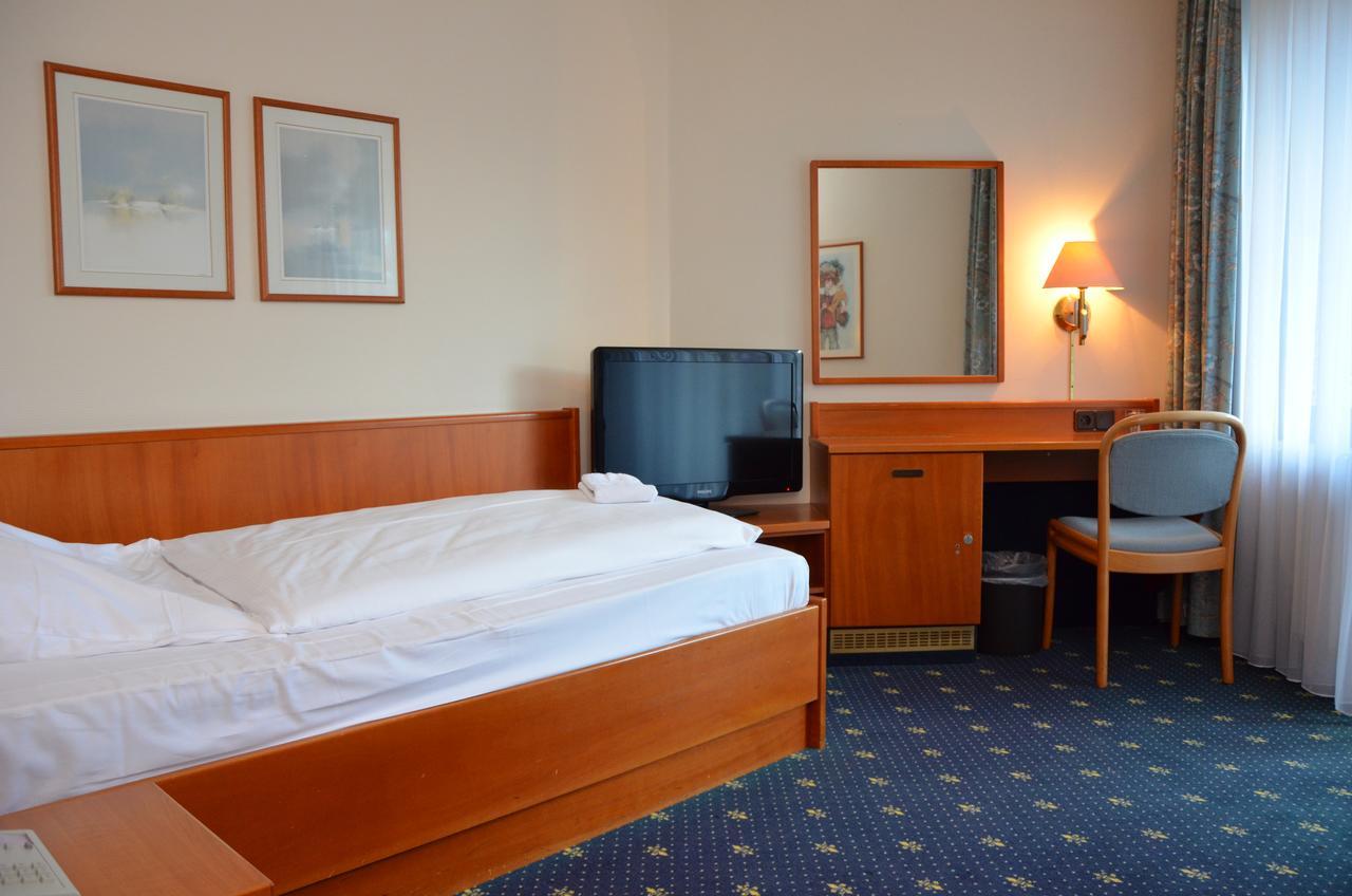 Karaman Group Hotel Bad Nenndorf Ngoại thất bức ảnh