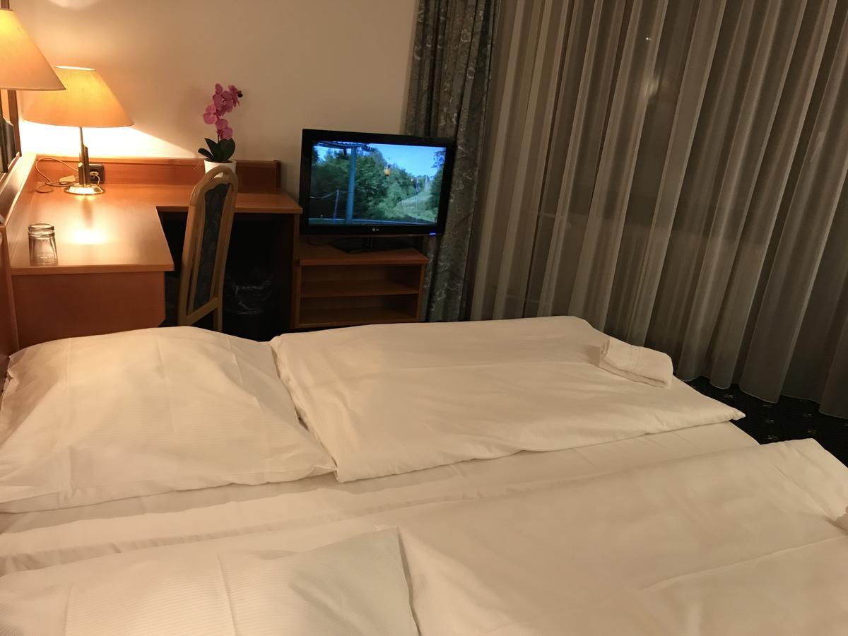 Karaman Group Hotel Bad Nenndorf Ngoại thất bức ảnh