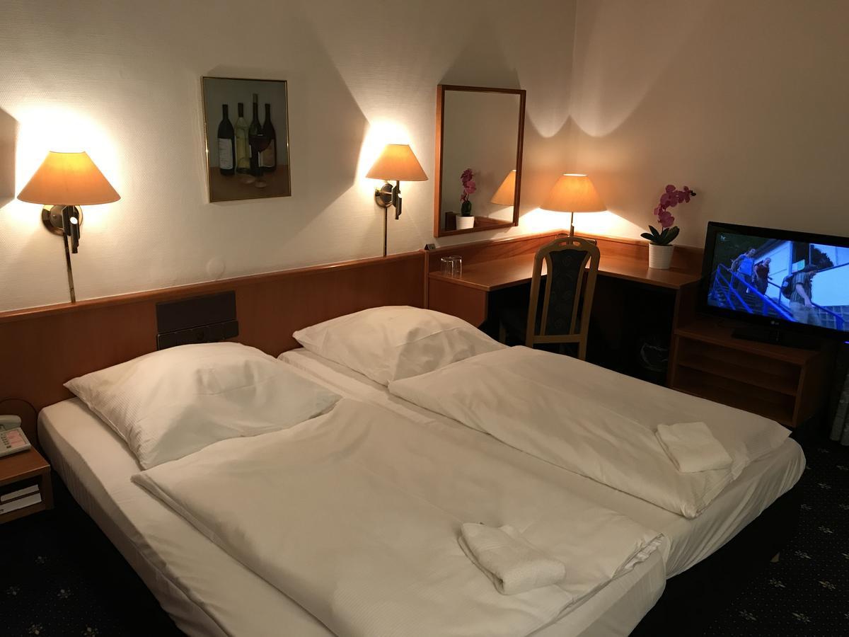 Karaman Group Hotel Bad Nenndorf Ngoại thất bức ảnh
